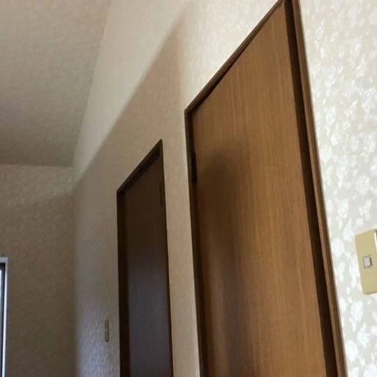 画像4233：リビングのクロス張替です