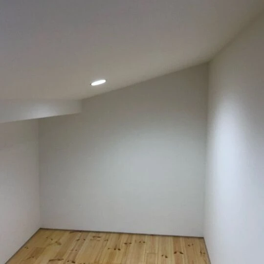 画像4425：小屋裏　クロス貼り